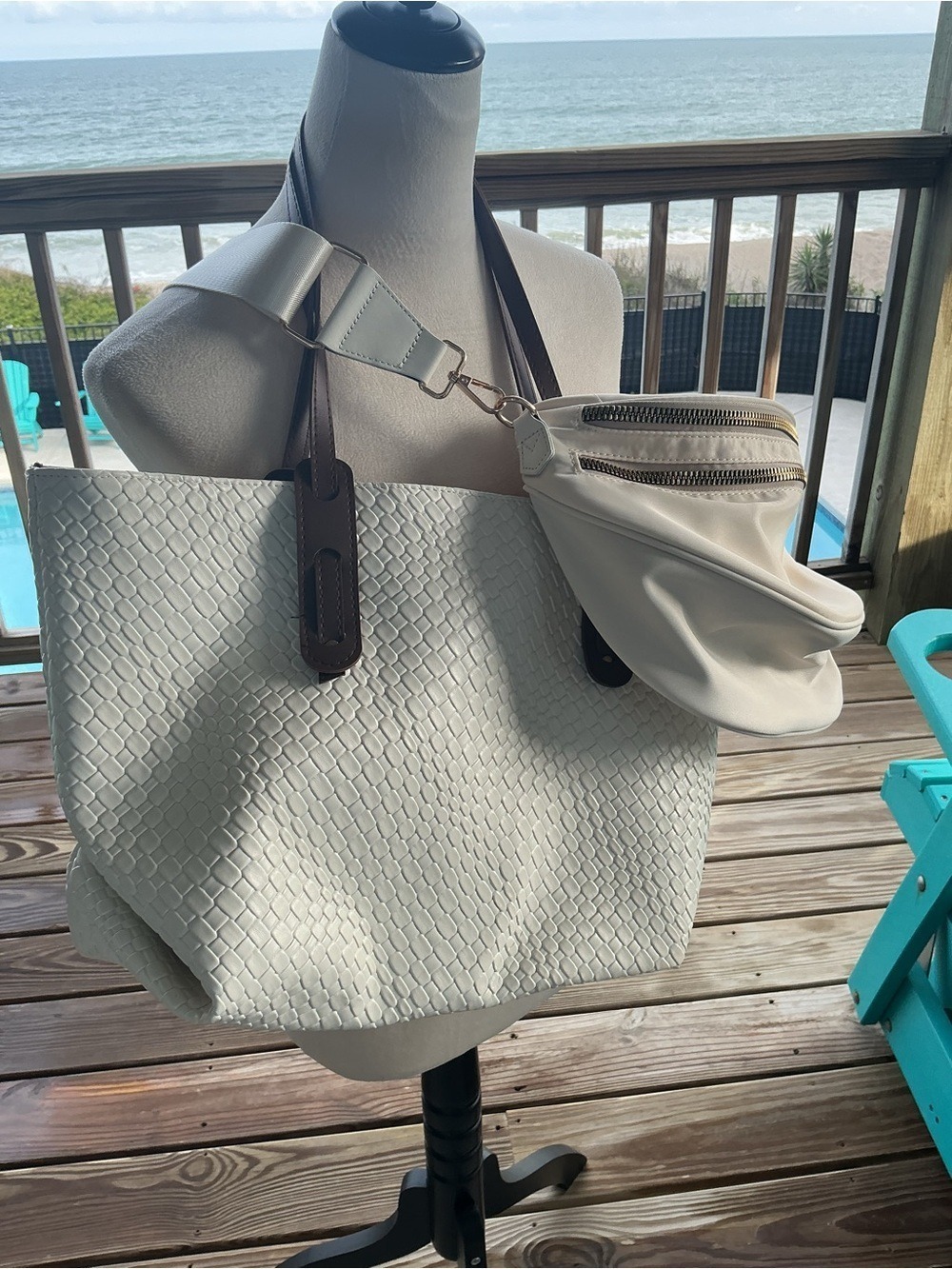 Beach Vacation Bundle!! Tote & Crossbody Pouch - Picture 1 of 13